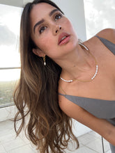 Load image into Gallery viewer, Perls Earrings xs